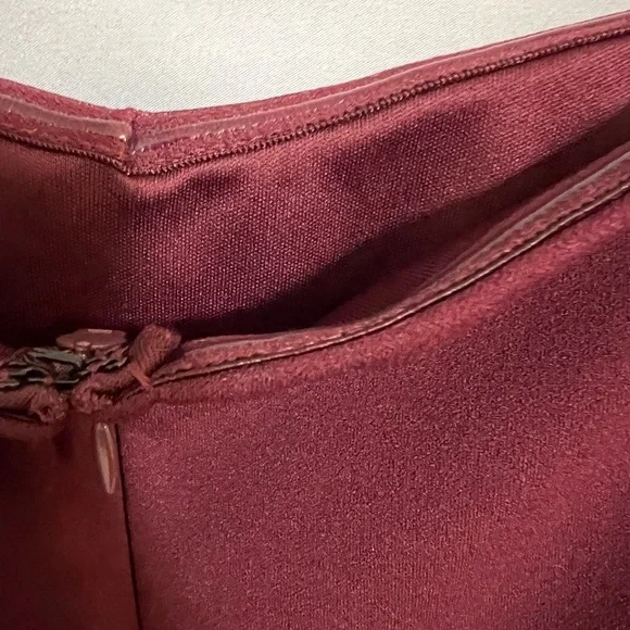 Lulus exclusive plum purple flames of desire midi off shoulder dress size M NWT - Picture 9 of 10